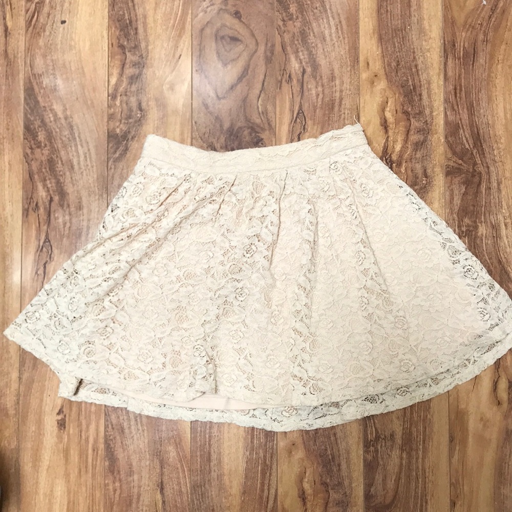 Lace skirt